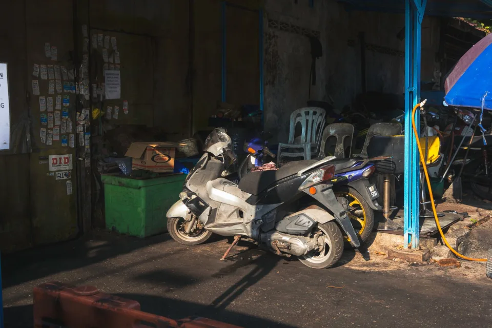 Xe máy vừa rửa xong