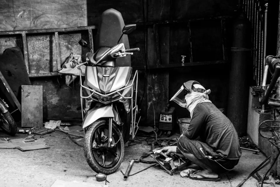 Dưỡng lốp và ốp nhựa
